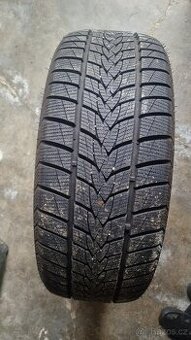 Zimní pneu 235/45 R20
