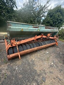 Secí stroj Amazone RPD 401