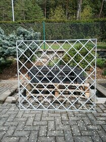 2 ks žárově zinkovaná mříž