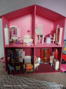 Domeček pro panenky, hracky Barbie