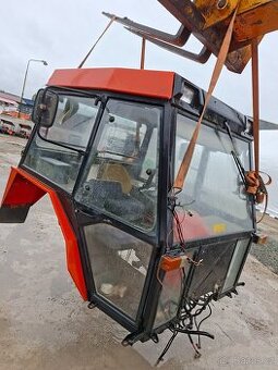 TROJKOVA BRNENSKA KABINA TRAKTOR ZETOR