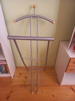 Němý sluha / věšák