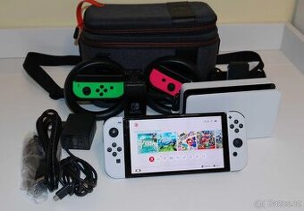 Nintendo Switch OLED 256 GB CFW Kamikaze + pouzdro + doplňky
