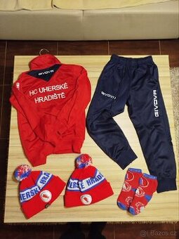 Sportovní teplákovka pro hokejstu