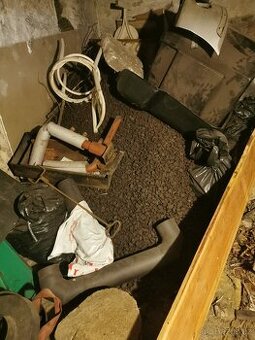 Kotel varimatik v m 25 +cca 15 metráku uhlí k tomu