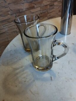 Tři retro skleničky