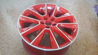 alu disk Škoda SAVIO v červeném provedení