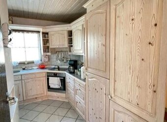 Krásná borovicová linka se spotřebiči,6554