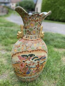 Dekorativní čínská váza