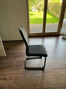 6x židle celková cena 4000 za komplet