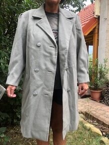Světlý kabát na velikost postavy 165cm vel.: M/L