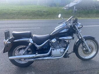 Suzuki Intruder