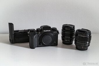 Fujifilm X-T4 + grip + 2 objektivy XF 18–55mm + Fujinon 23mm