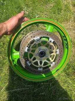 Predni kolo na Kawasaki Zx9R Ninja 00-03