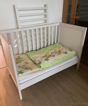 Dětská postýlka IKEA Sundvik + příslušenství