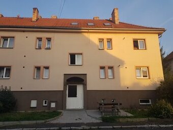 Pronájem podkrovního bytu se vstupní halou 65m2