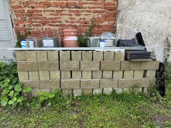Betonové štípané plotové tvarovky KB-BLOK žluté