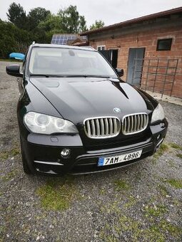 BMW X5 E70 3.0d facelift 7míst