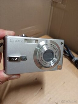 PANASONIC LUMIX DMC-FX7