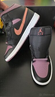 Nike air Jordan 1 mid se 42,5eu