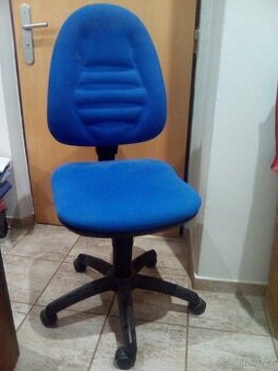 Kolečková židle modrá