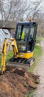 Minibagr Komatsu pc18