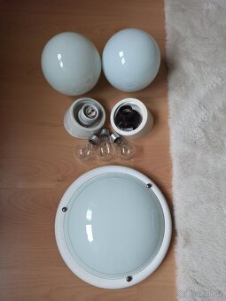 3x svítidlo + 4x žárovka