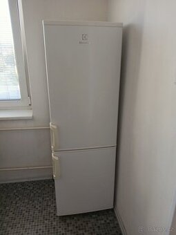 Lednička Electrolux