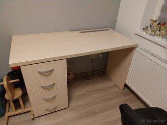 Stůl do dětského pokoje, pracovní stůl - od truhláře