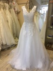 Svatební šaty s vlečkou vel. 36-38. Výprodej