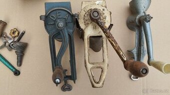 Různé staré mlýnky. Porkert, Ideal. Jen vcelku