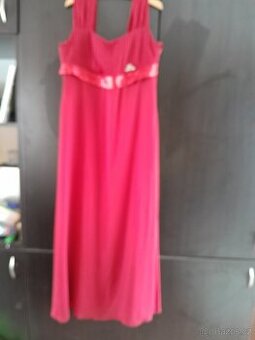 Plesové šaty tmavě červené