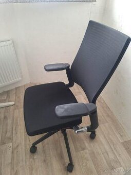 Kancelářské křeslo