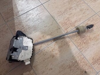 Zámek dveří řidiče Range Rover L322