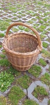 Proutěný košík