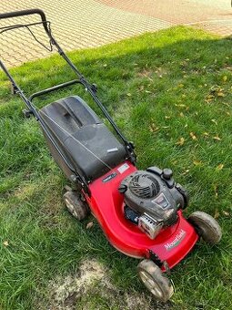 Benzínová sekačka, značka Mountfield, skupina STIGA Group