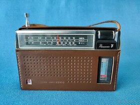 RETRO RADIO NATIONAL PANASONIC R-222J.