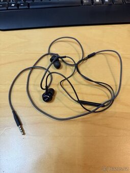 Sluchátka Samsung AKG špuntová - zánovní, 3.5mm jack