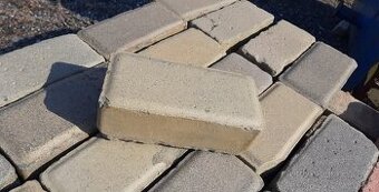 Dlažba betonová žlutá rozměry viz fotografie