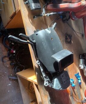 Sloupek řízení Audi A6 C6 4F