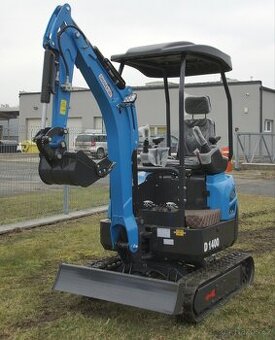 Mini bagr udělá spoustu práce okolo domu