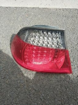 LEVÁ ZADNÍ LAMPA NA BMW E46 CABRIO PLNĚ FUNKČNÍ