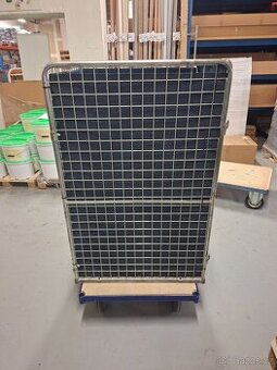 Klec/ úložný box do auta na nářadí /psa