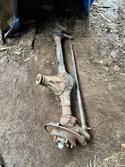 Přední náprava na suzuki samurai