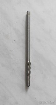 Strojní závitník na whitworth závit W 7/16"