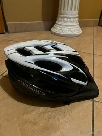 Přilba na kolo, skateboard nebo kolečkové brusle