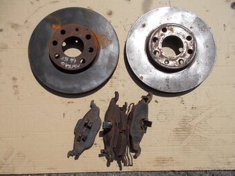 Přední brzdové kotouče Opel Astra G 1.6 16v