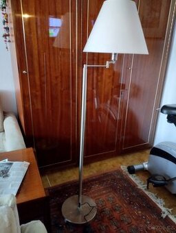 Stojací lampa