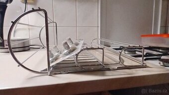 Kuchyňský nástěnný držák na role