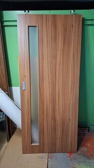 Posuvné dveře - nové - 195x85 cm - včetně lišty a rolen